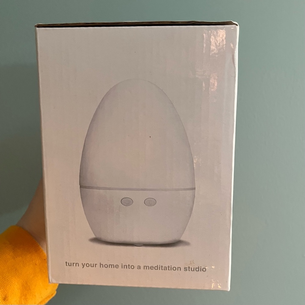 Essential oil diffuser